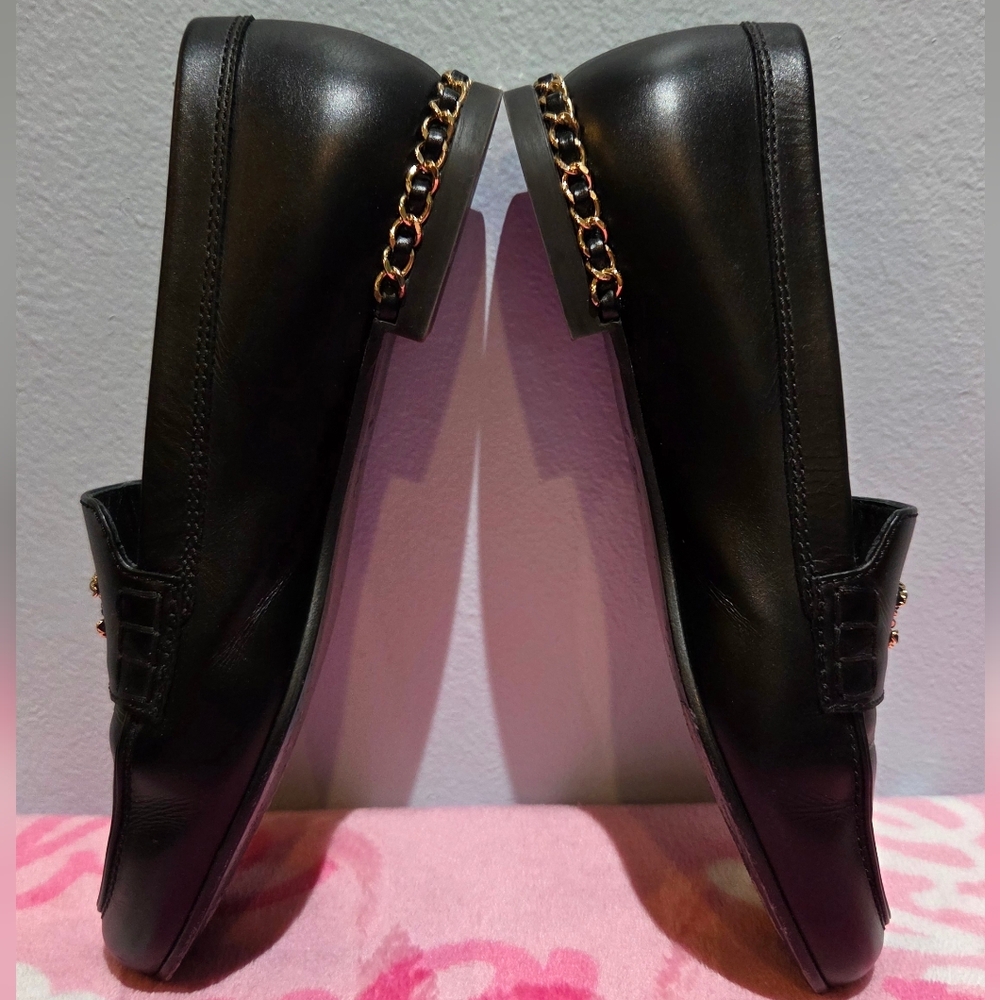 Chanel Women's Black Leather Loafer With CC Gold Accent, Size 38 - Picture 6 of 10